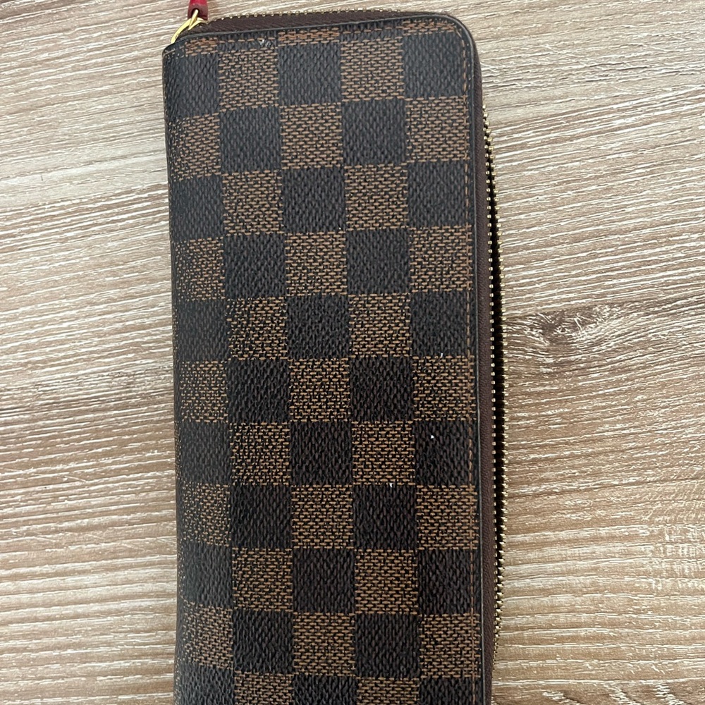 Louis Vuitton Wallet- Fully Functioning! - image 2